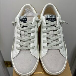 Vintage Havana White and Gray Sneakers